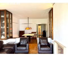 Amplio piso de 4 habitaciones con terraza junto a la Plaça Lesseps