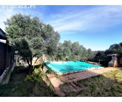 Soleado con magníficas vistas y zona de barbacoa con piscina