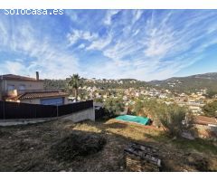 Soleado con magníficas vistas y zona de barbacoa con piscina