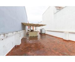 Casa de dos plantas en Torrent con terraza y garaje