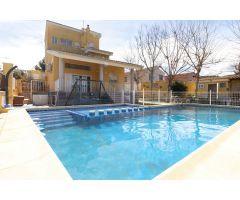 ESTUPENDO CHALET SEMINUEVO EN URB BALCON DE MONTROY