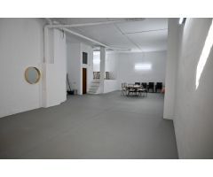 Oportunidad única en Xirivella! Amplio local en venta de 147 m2.