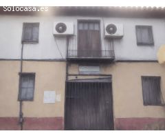 Casa / Local en venta a reformar. Posibilidad de construir más plantas.