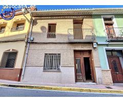 Casa de pueblo con encanto y gran potencial en LAlqueria de la Condesa