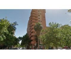 *** ESTUDIANTES ** CALLE RUBEN DARIO *** Muy cerca de universidades, amplio piso de 4 habitaciones,