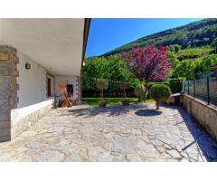 CHALET CON PISCINA EN VALLE DE MENA