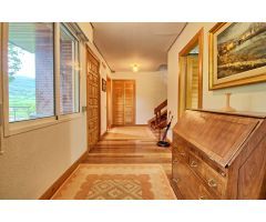 IMPRESIONANTE CHALET EN PARCELA DE 8000 METROS EN VALLE DE MENA