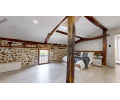 CASA DE PIEDRA CON PISCINA CLIMATIZADA