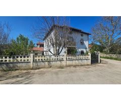ENCANTADORA CASA DE PIEDRA