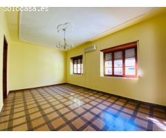 Edificio en Venta en Denia, Alicante