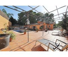 Villa con Piscina en Los Balcones, Torrevieja