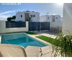 Villas de lujo de nueva construcción con piscina privada en Roda Golf