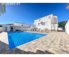 Chalet lujoso en zona Aldea del mar Torrevieja.