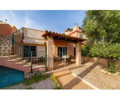 CHALET SEMI INDEPENDIENTE CON JARDIN, PISCINA , SOLARIUM, PARKING, AGUAS NUEVAS TORRREVIEJA