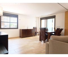 Piso con 2 dorm. y jardin privado de 200 m2 en urbanización cerrada en Guardamar del Segura