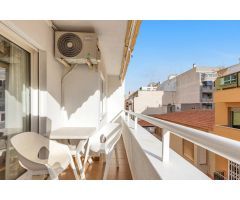 Espacio, luz y ubicación perfecta en el centro de Torrevieja.