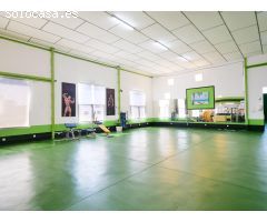 Local comercial con gran instalaciones cerca de Almoradi