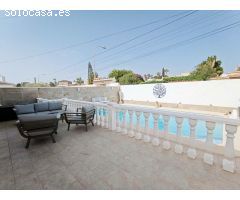 Encantador chalet independiente en Urbanización San Luis, Torrevieja