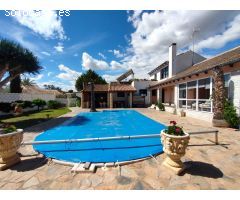 VILLA INDEPENDIENTE EN VILLAMARTÍN - ORIHUELA