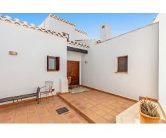 EL HOGAR QUE BUSCAS EN PRIMERA LINEA DEL CAMPO DEL GOLF