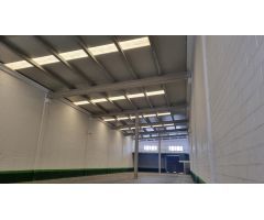 Conjunto de naves industriales a la venta en Empresarium