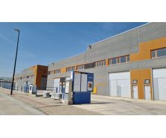 Conjunto de naves industriales a la venta en Empresarium