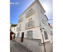 Casa de Pueblo en Venta en Árchez, Málaga