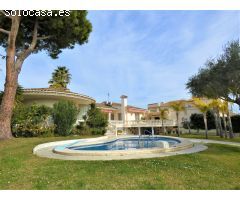 Chalet en Venta en Empuriabrava, Girona