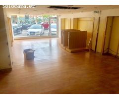 Local comercial en Burlada, junto a la iglesia y ayuntamiento.