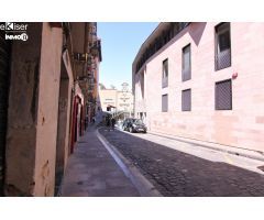 Ekiser vende o alquila local en Calle Santo Domingo de Pamplona