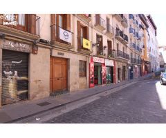 Ekiser vende o alquila local en Calle Santo Domingo de Pamplona