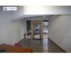 VENTA LOCAL COMERCIAL AL LADO DE LA PLAZA MANUEL TURRILLAS