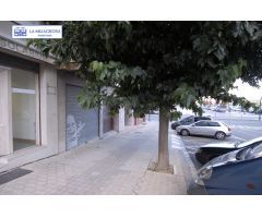 VENTA LOCAL COMERCIAL AL LADO DE LA PLAZA MANUEL TURRILLAS