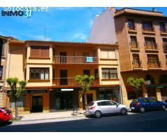 VIVIENDA EN AVENIDA SANGÜESA CON VISTAS A DOS CALLES