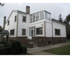 Chalet en Venta en Lugones, Lugo