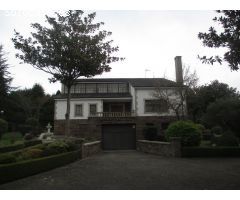 Chalet en Venta en Lugones, Lugo