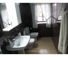 Chalet en Venta en Lugones, Lugo
