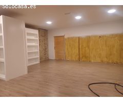 Local comercial en Alquiler en Lugones, Lugo