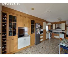 AMPLIO CHALET CON PARCELA DE 2450 M URBANIZABLE EN POLOP
