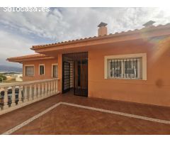 AMPLIO CHALET CON PARCELA DE 2450 M URBANIZABLE EN POLOP