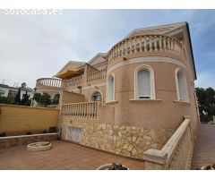CHALET INDEPENDIENTE EN BENIDORM CENTRO
