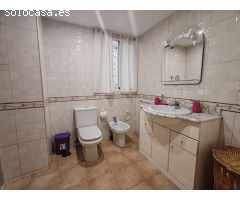Vive en Poniente: Apartamento de 1 Habitación con Piscina y Jardín