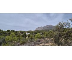 CASA DE CAMPO PARA REFORMAR CON 21000 M2 DE TERRENO EN FINESTRAT