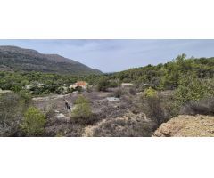 CASA DE CAMPO PARA REFORMAR CON 21000 M2 DE TERRENO EN FINESTRAT