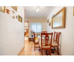 ¡BONITO Y ACOGEDOR PISO EN ZONA CENTRICA DE VILLAJOYOSA, A UN PASO DE TODOS LOS SERVICIOS!