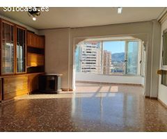 **???? Amplio piso en Avenida del Mediterráneo – Ideal para familias con excelente ubicación**