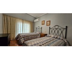 Ático reformado, de 4 dormitorios y 2 baños, con espectacular terraza, en el corazón de Benidorm