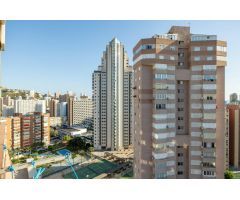 APARTAMENTO CON VISTAS TOTALMENTE DESPEJADAS Y A POCOS METROS DE PLAYA LEVANTE