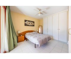 Apartamento de 1 Dormitorio con Gran Urbanización en Rincon de Loix Alto