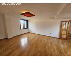 PISO AMPLIO CON BONITAS VISTAS EN ZONA CENTRICA